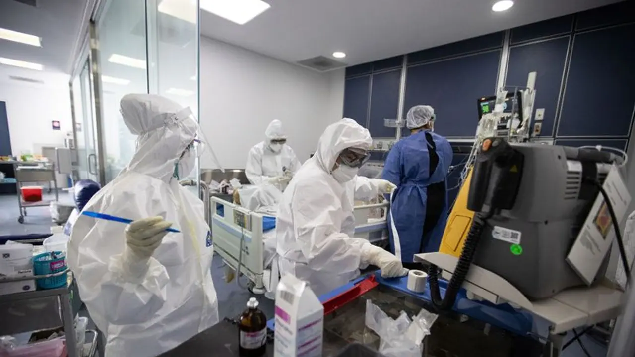 కరోనా కలకలం: న్యూఢిల్లీ ఏపీ భవన్లో అధికారికి కరోనా, ఆఫీసుల మూసివేత కరోనా కలకలం: న్యూఢిల్లీ ఏపీ భవన్లో అధికారికి కరోనా, ఆఫీసుల మూసివేత