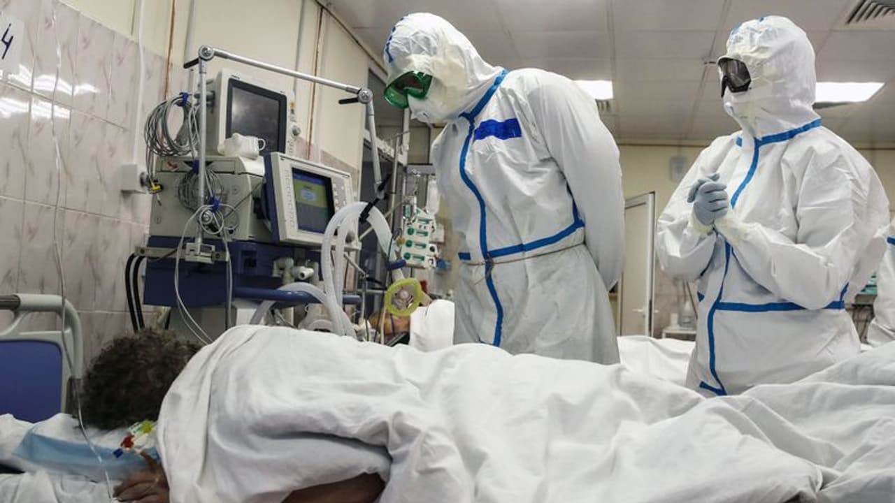 করোনা আক্রান্তদের থেকে ৫ থেকে ৫০ মিনিটের মধ্যে ছড়িয়ে পড়তে পারে সংক্রমণ, দাবী বিশেষজ্ঞদের করোনা আক্রান্তদের থেকে ৫ থেকে ৫০ মিনিটের মধ্যে ছড়িয়ে পড়তে পারে সংক্রমণ, দাবী বিশেষজ্ঞদের