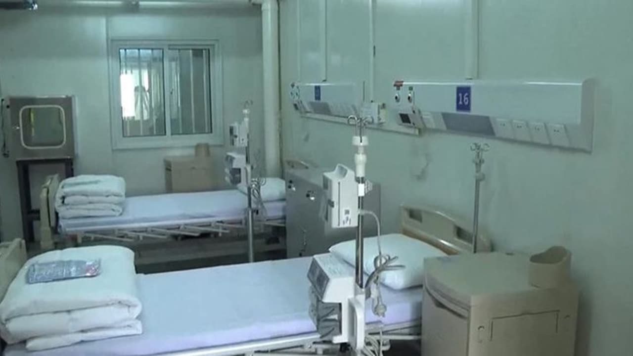 অক্সিজেনের অভাবে মরতে দেননি কাউকে, তবু বিভীষিকাময় সেই রাত এখনও তাড়া করে ইকবালকে অক্সিজেনের অভাবে মরতে দেননি কাউকে, তবু বিভীষিকাময় সেই রাত এখনও তাড়া করে ইকবালকে