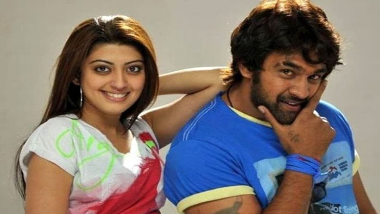 టైప్ చేస్తుంటే నా చేతులు వణుకుతున్నాయి: హీరోయిన్ టైప్ చేస్తుంటే నా చేతులు వణుకుతున్నాయి: హీరోయిన్