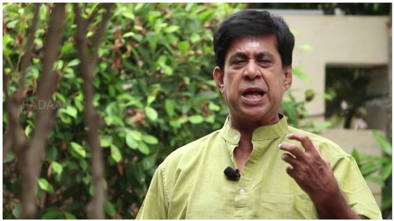 தேரை இழுத்து தெருவில் விட்டுட்டாங்க..! கதறும் நியூஸ் ரீடர் வரதராஜன்..! காரணம் திமுக ஐடி விங்காம்..! தேரை இழுத்து தெருவில் விட்டுட்டாங்க..! கதறும் நியூஸ் ரீடர் வரதராஜன்..! காரணம் திமுக ஐடி விங்காம்..!