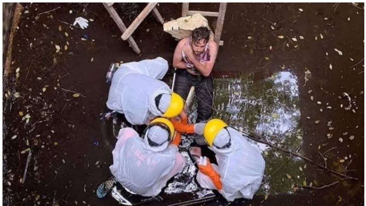 പട്ടി ഓടിച്ചപ്പോൾ ചെന്നുവീണത് പൊട്ടക്കിണറ്റിനുള്ളിൽ, വെള്ളവും ഭക്ഷണവുമില്ലാതെ വിദേശി പിടിച്ചുനിന്നത് ആറുദിവസം പട്ടി ഓടിച്ചപ്പോൾ ചെന്നുവീണത് പൊട്ടക്കിണറ്റിനുള്ളിൽ, വെള്ളവും ഭക്ഷണവുമില്ലാതെ വിദേശി പിടിച്ചുനിന്നത് ആറുദിവസം