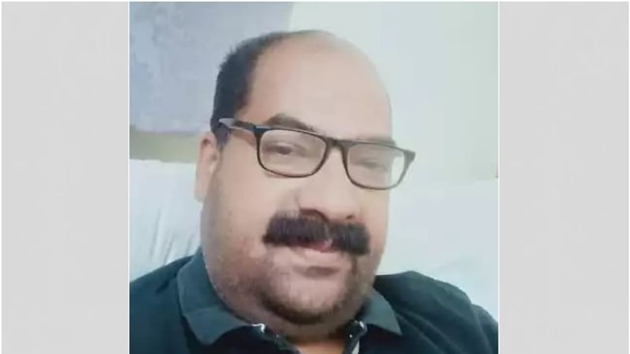 പ്രവാസി മലയാളിയെ താമസസ്ഥലത്ത് കസേരയില് ഇരുന്ന് മരിച്ച നിലയില് കണ്ടെത്തി പ്രവാസി മലയാളിയെ താമസസ്ഥലത്ത് കസേരയില് ഇരുന്ന് മരിച്ച നിലയില് കണ്ടെത്തി