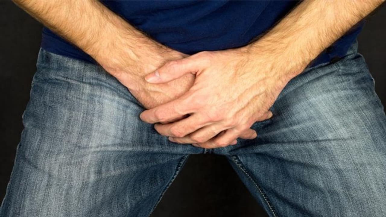 ಬಾರ್ ನಲ್ಲಿ ಗಲಾಟೆ, ಮರ್ಮಾಂಗ ಕಳೆದುಕೊಂಡ ಮಧ್ಯವಯಸ್ಕ! ಬಾರ್ ನಲ್ಲಿ ಗಲಾಟೆ, ಮರ್ಮಾಂಗ ಕಳೆದುಕೊಂಡ ಮಧ್ಯವಯಸ್ಕ!