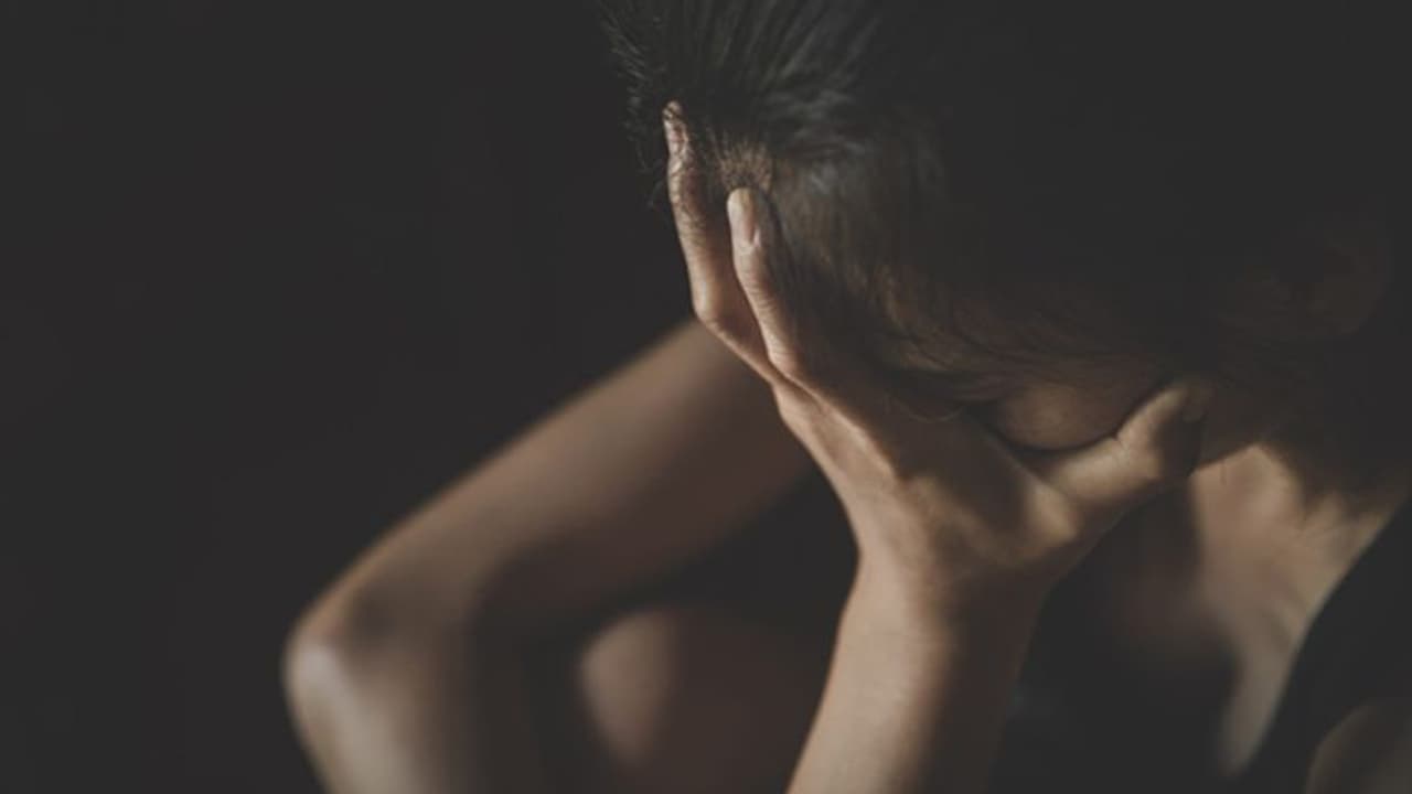 ಬಾಯ್ ಫ್ರೆಂಡ್ಜತೆ ಕೂತು 16ರ ಬಾಲಕಿಗೆ ಪೋರ್ನ್ ತೋರಿಸಿದ ಸೋದರತ್ತೆ! ಬಾಯ್ ಫ್ರೆಂಡ್ಜತೆ ಕೂತು 16ರ ಬಾಲಕಿಗೆ ಪೋರ್ನ್ ತೋರಿಸಿದ ಸೋದರತ್ತೆ!