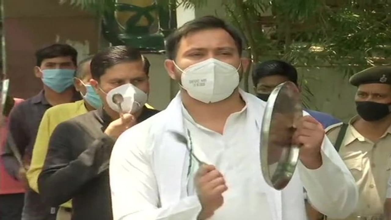 बिहार चुनाव से पहले ही महागठबंधन में तकरार, तेजस्वी को लेकर कही जा रही ये बातें बिहार चुनाव से पहले ही महागठबंधन में तकरार, तेजस्वी को लेकर कही जा रही ये बातें