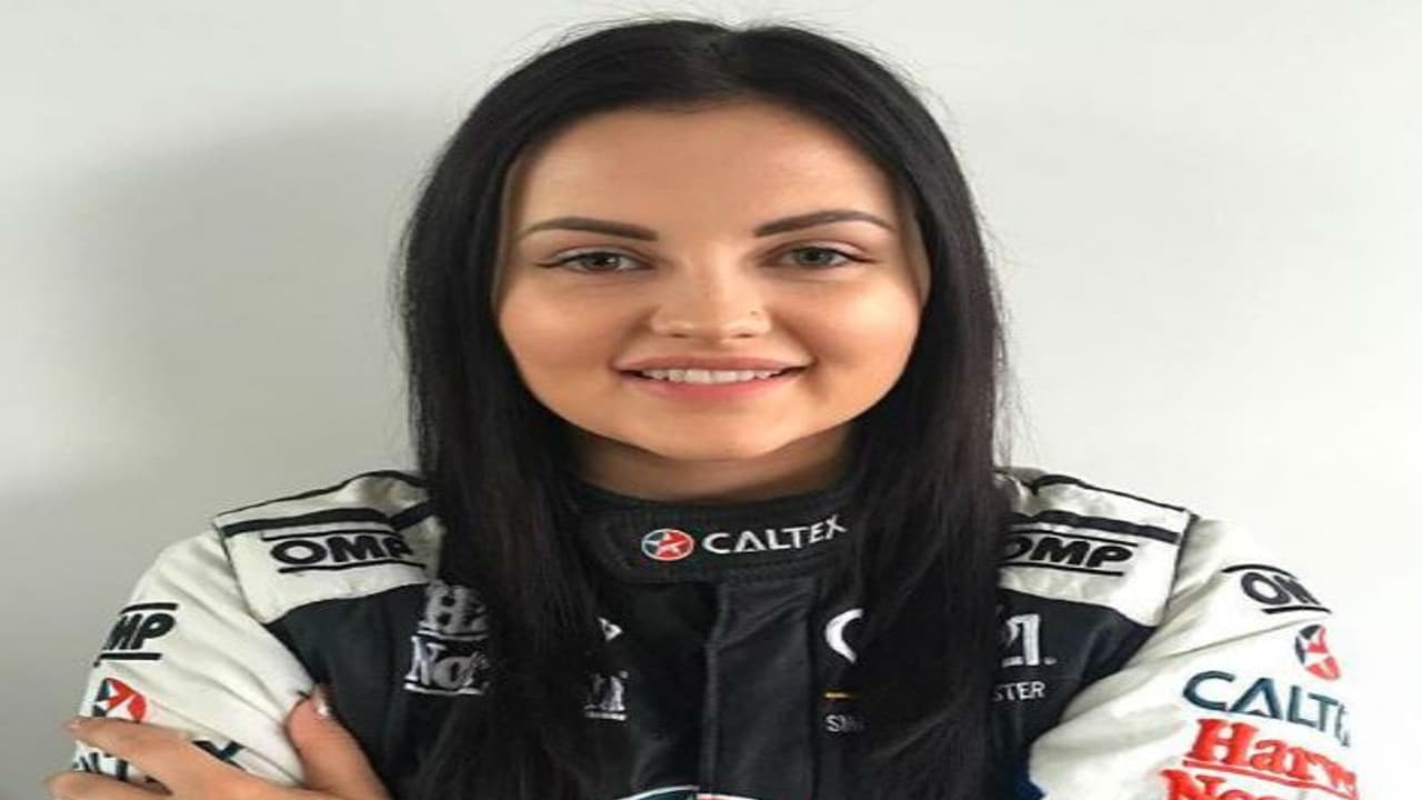 "എനിക്ക് ജീവിക്കണം..." ട്രാക്ക് ഉപേക്ഷിച്ച് പോണ് സ്റ്റാറായി വനിതാ സൂപ്പര് ഡ്രൈവര്! "എനിക്ക് ജീവിക്കണം..." ട്രാക്ക് ഉപേക്ഷിച്ച് പോണ് സ്റ്റാറായി വനിതാ സൂപ്പര് ഡ്രൈവര്!