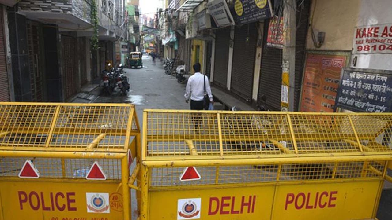 জুলাইয়ের শেষে দিল্লিতে আক্রান্ত হবেন সাড়ে ৫ লক্ষ, এখনও গোষ্ঠী সংক্রমণ মানতে নারাজ সরকার জুলাইয়ের শেষে দিল্লিতে আক্রান্ত হবেন সাড়ে ৫ লক্ষ, এখনও গোষ্ঠী সংক্রমণ মানতে নারাজ সরকার