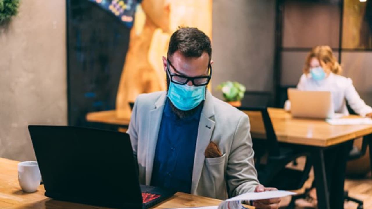 এই সময় নিরাপদ এবং সুস্থ থাকতে, অফিসে যাওয়ার সময় মেনে চলুন এই নিয়মগুলি এই সময় নিরাপদ এবং সুস্থ থাকতে, অফিসে যাওয়ার সময় মেনে চলুন এই নিয়মগুলি