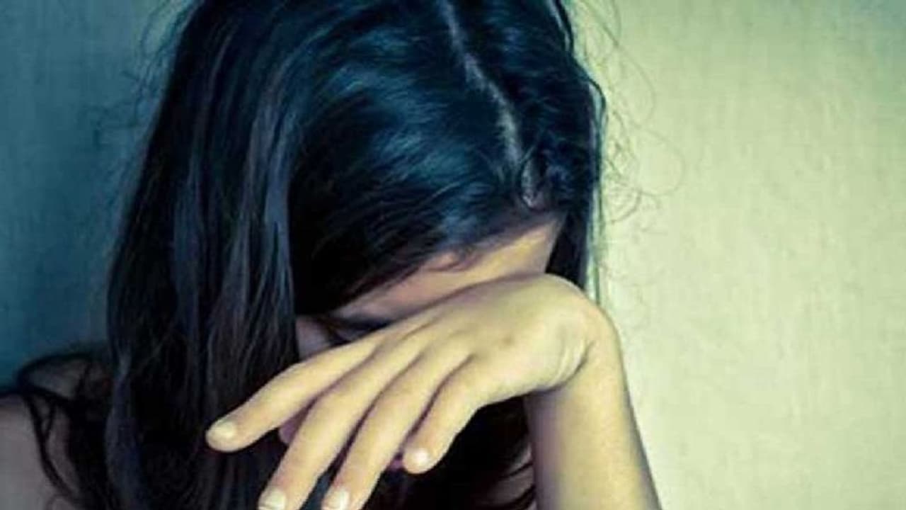 ఘోరం.. 142 మంది బాలికపై ప్రిన్సిపాల్ లైంగిక దాడి.. ఘోరం.. 142 మంది బాలికపై ప్రిన్సిపాల్ లైంగిక దాడి..