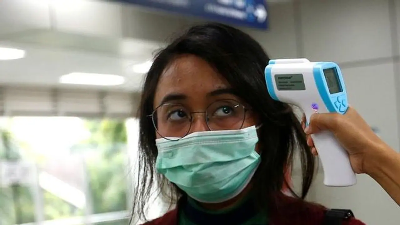 ತಾಲೂಕು ಕಚೇರಿಯಲ್ಲಿ 14 ರ ಹುಡುಗನಿಂದ ಥರ್ಮಲ್ ಸ್ಕ್ರೀನಿಂಗ್! ತಾಲೂಕು ಕಚೇರಿಯಲ್ಲಿ 14 ರ ಹುಡುಗನಿಂದ ಥರ್ಮಲ್ ಸ್ಕ್ರೀನಿಂಗ್!