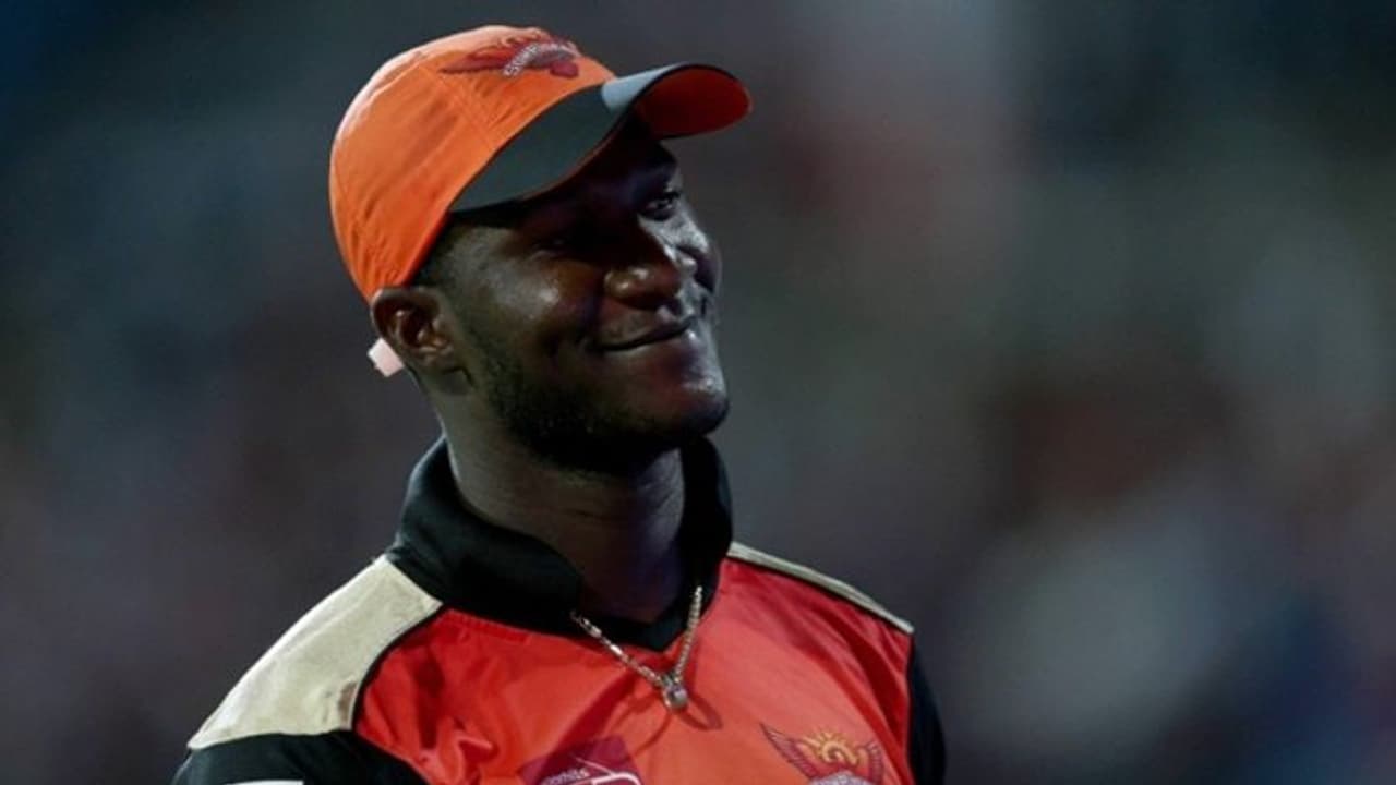 ಡ್ಯಾರನ್ ಸ್ಯಾಮಿಗೆ ಕರಿಯ ಎಂದಿದ್ದು ಟೀಂ ಇಂಡಿಯಾ ವೇಗಿ..! ಡ್ಯಾರನ್ ಸ್ಯಾಮಿಗೆ ಕರಿಯ ಎಂದಿದ್ದು ಟೀಂ ಇಂಡಿಯಾ ವೇಗಿ..!