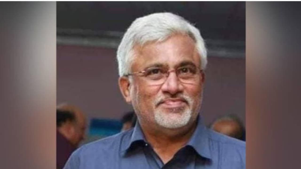 ಕೇರಳ ಮಾಜಿ ರಣಜಿ ಕ್ರಿಕೆಟಿಗ ಸಾವು; ಮಗ ಅಶ್ವಿನ್ ಬಂಧನ..! ಕೇರಳ ಮಾಜಿ ರಣಜಿ ಕ್ರಿಕೆಟಿಗ ಸಾವು; ಮಗ ಅಶ್ವಿನ್ ಬಂಧನ..!