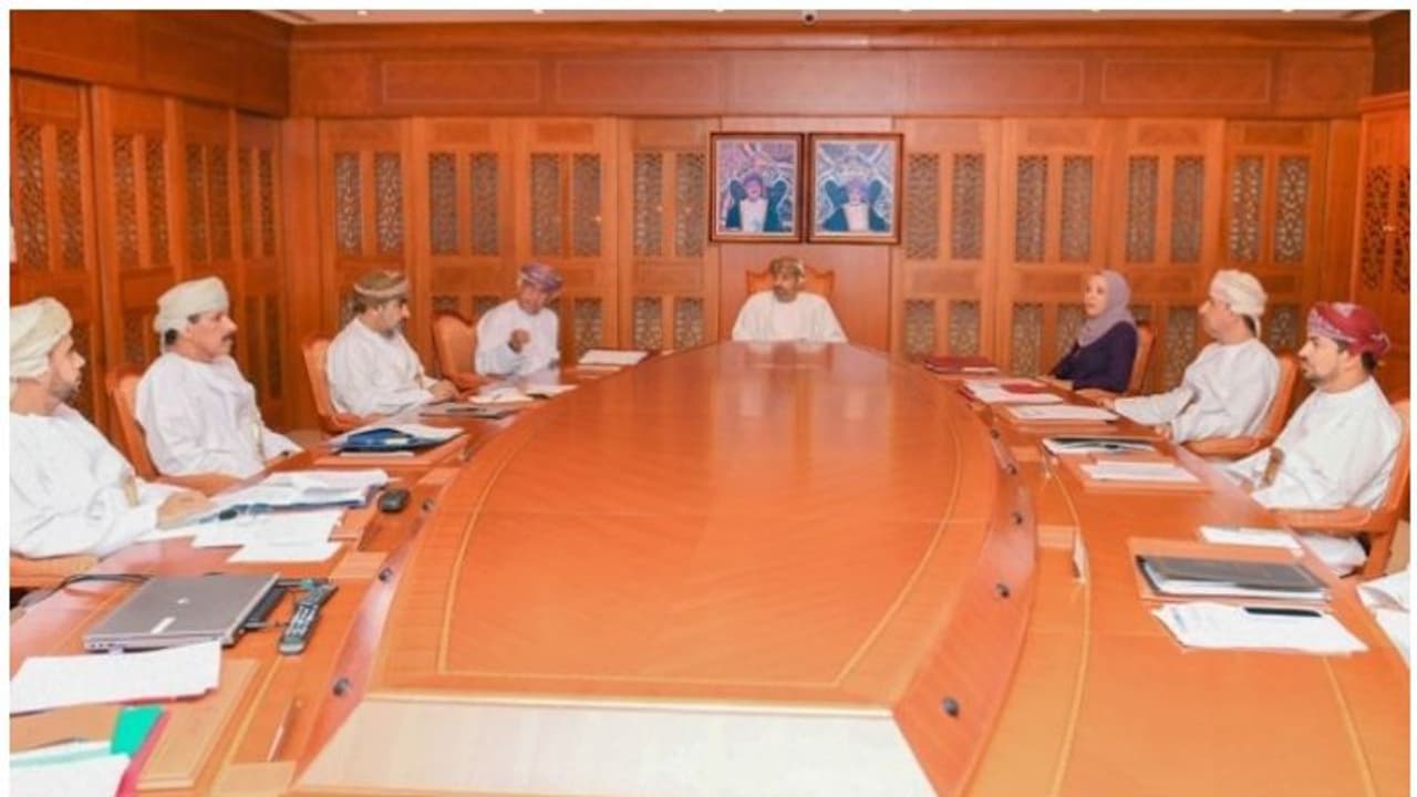 ഒമാനില് നാളെ മുതല് പ്രവര്ത്തനാനുമതിയുള്ള സ്ഥാപനങ്ങളുടെ പട്ടിക പുറത്തിറക്കി ഒമാനില് നാളെ മുതല് പ്രവര്ത്തനാനുമതിയുള്ള സ്ഥാപനങ്ങളുടെ പട്ടിക പുറത്തിറക്കി