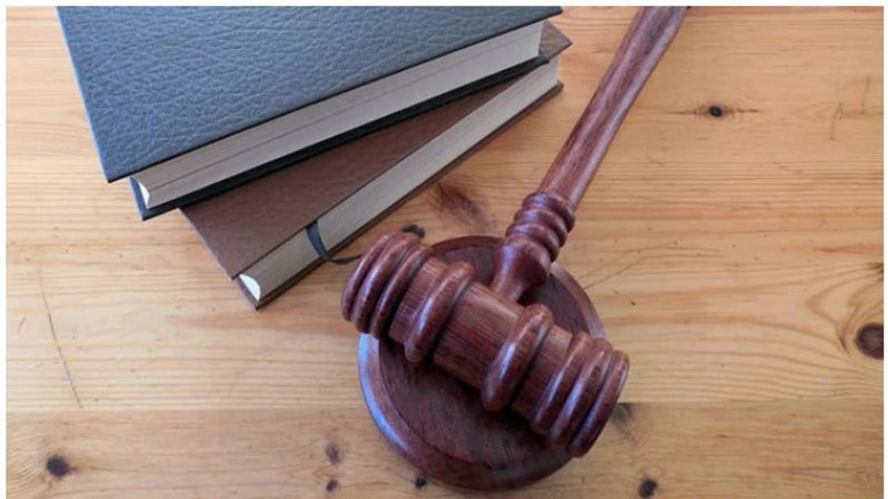 രണ്ട് ജഡ്ജിമാർക്ക് കൊവിഡ്; മധ്യപ്രദേശിൽ കോടതി അടച്ചു; കൊവിഡ് ബാധിതരുടെ എണ്ണം 9600 രണ്ട് ജഡ്ജിമാർക്ക് കൊവിഡ്; മധ്യപ്രദേശിൽ കോടതി അടച്ചു; കൊവിഡ് ബാധിതരുടെ എണ്ണം 9600