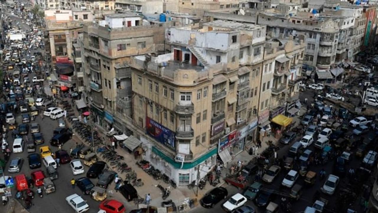 ইমরানের 'দম্ভ ভেঙে' দিল বিশ্ব স্বাস্থ্য সংস্থার একটি আবেদন, দক্ষিণ এশিয়ায় উদ্বেগ বাড়াচ্ছে পাকিস্তান ইমরানের 'দম্ভ ভেঙে' দিল বিশ্ব স্বাস্থ্য সংস্থার একটি আবেদন, দক্ষিণ এশিয়ায় উদ্বেগ বাড়াচ্ছে পাকিস্তান