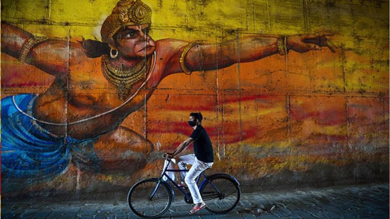 मंदिर के पुजारी कोरोना पॉजिटिव, हॉस्पिटल में भर्ती, पूरा इलाका हॉटस्पॉट घोषित मंदिर के पुजारी कोरोना पॉजिटिव, हॉस्पिटल में भर्ती, पूरा इलाका हॉटस्पॉट घोषित