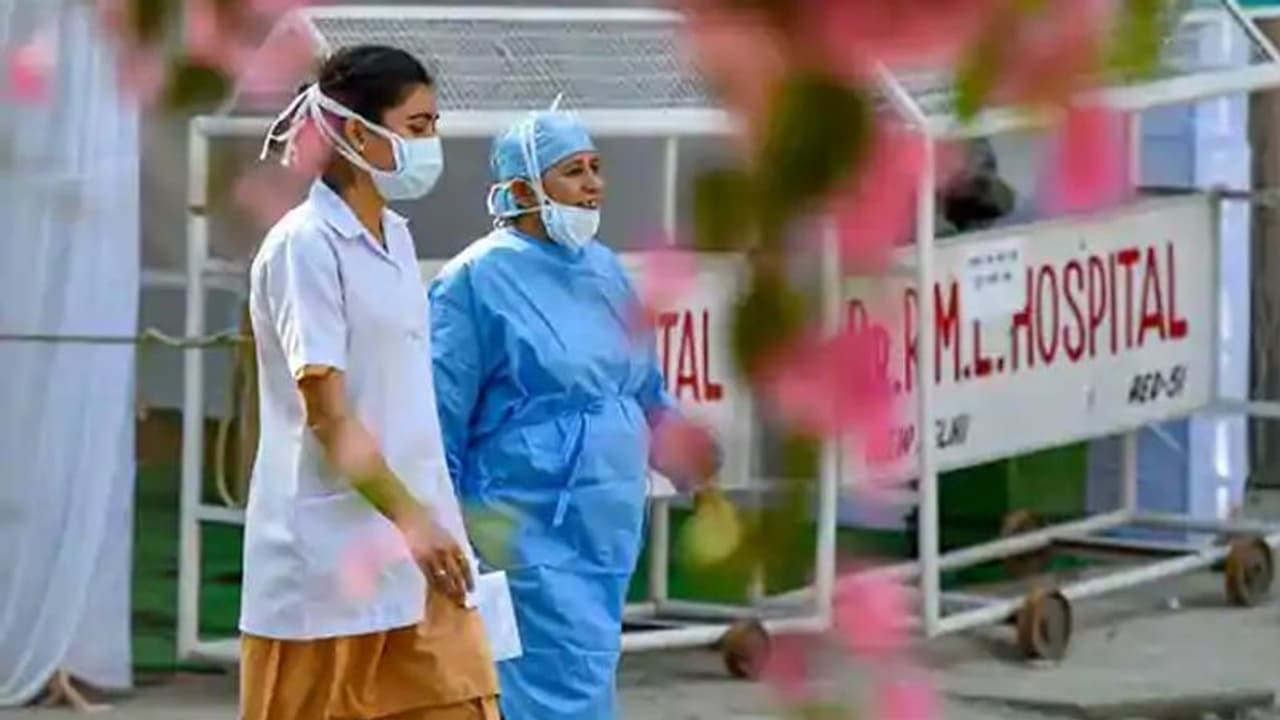 24 മണിക്കൂറിൽ 357 മരണം, രാജ്യത്തെ കൊവിഡ് കേസുകൾ മൂന്ന് ലക്ഷത്തിലേക്ക് 24 മണിക്കൂറിൽ 357 മരണം, രാജ്യത്തെ കൊവിഡ് കേസുകൾ മൂന്ന് ലക്ഷത്തിലേക്ക്