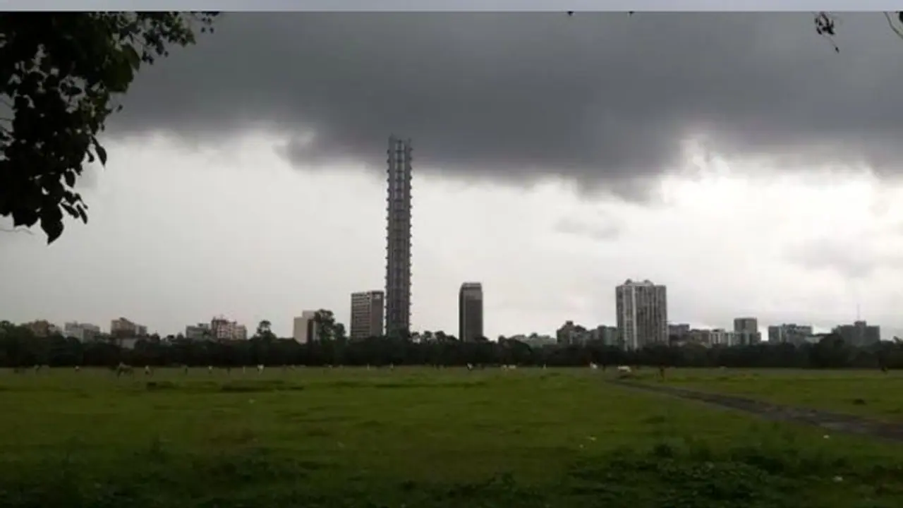 শহরে পারদ নামলেও আদ্রতা বেড়ে অস্বস্তি চরমে, বুধবার অতি ভারী বৃষ্টির পূর্বাভাস উত্তরবঙ্গে শহরে পারদ নামলেও আদ্রতা বেড়ে অস্বস্তি চরমে, বুধবার অতি ভারী বৃষ্টির পূর্বাভাস উত্তরবঙ্গে