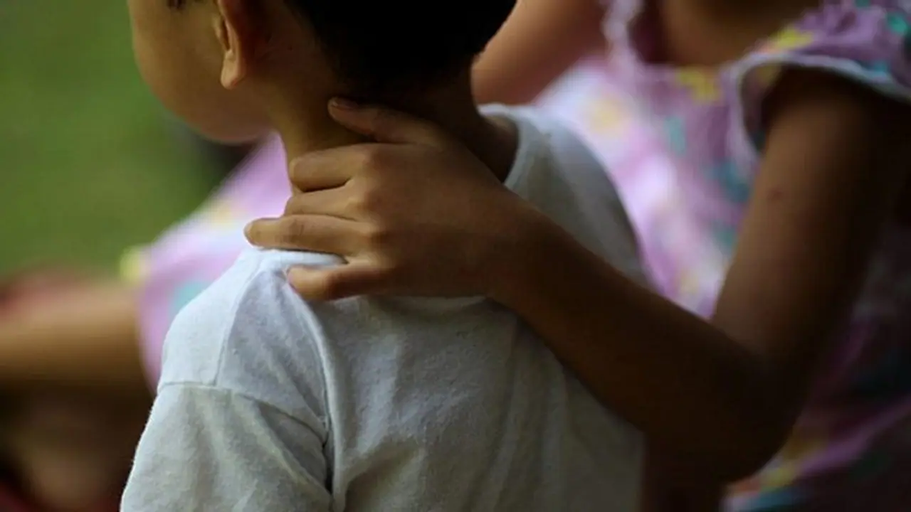 शर्मनाक! यहां 42 साल की महिला टीचर ने नाबालिग छात्र के साथ बनाया यौन संबंध, मचा बवाल शर्मनाक! यहां 42 साल की महिला टीचर ने नाबालिग छात्र के साथ बनाया यौन संबंध, मचा बवाल