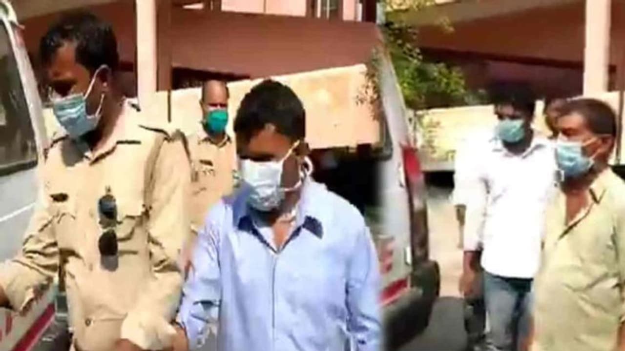 शादी समारोह में डीजे बजाता था 69000 शिक्षक भर्ती का टॉपर, नहीं पता है देश के राष्ट्रपति का नाम शादी समारोह में डीजे बजाता था 69000 शिक्षक भर्ती का टॉपर, नहीं पता है देश के राष्ट्रपति का नाम