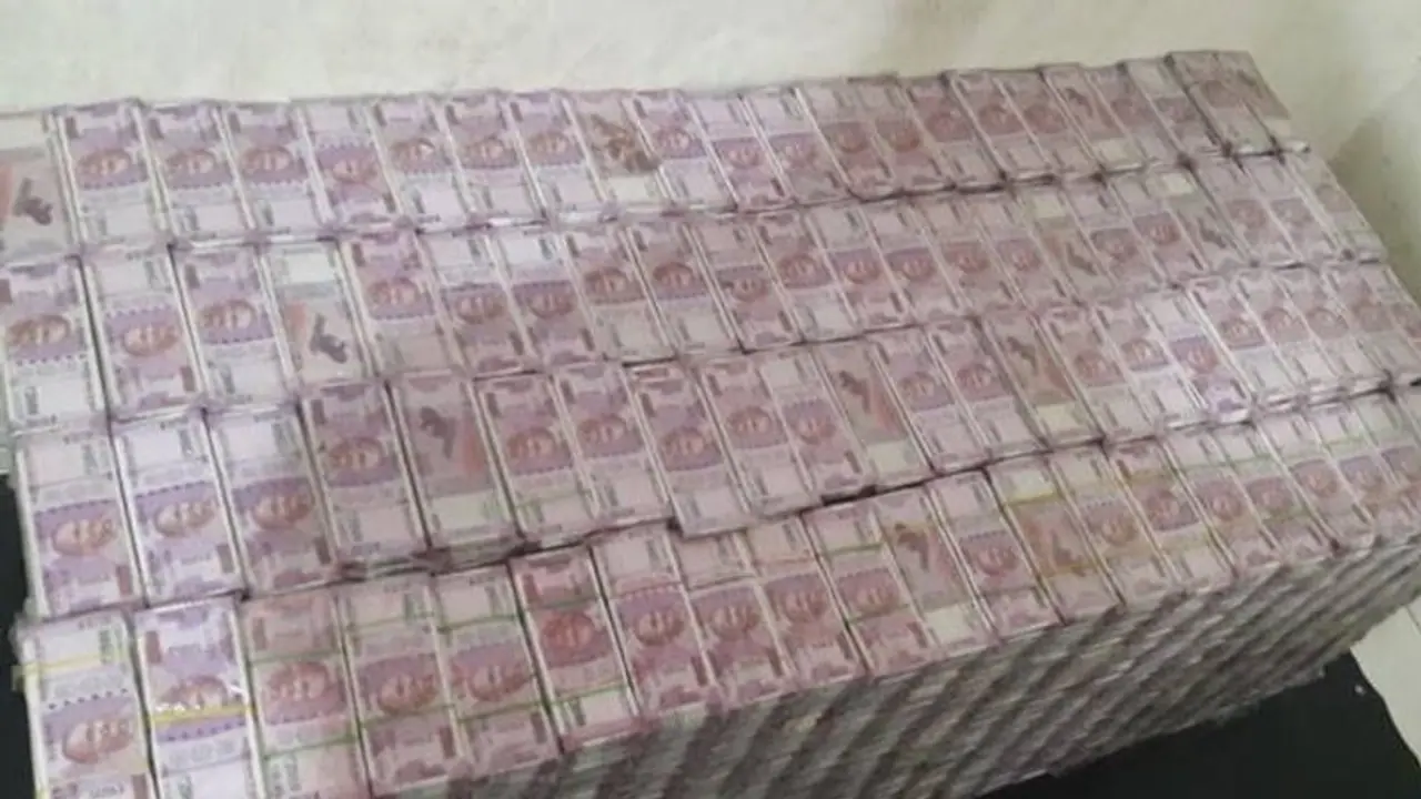 fake currency notes: ரூ.500 கள்ளநோட்டு 100%, ரூ.2,000 நோட்டு 50% அதிகரிப்பு: பணமதிப்பிழப்பு மீது கேள்வி fake currency notes: ரூ.500 கள்ளநோட்டு 100%, ரூ.2,000 நோட்டு 50% அதிகரிப்பு: பணமதிப்பிழப்பு மீது கேள்வி