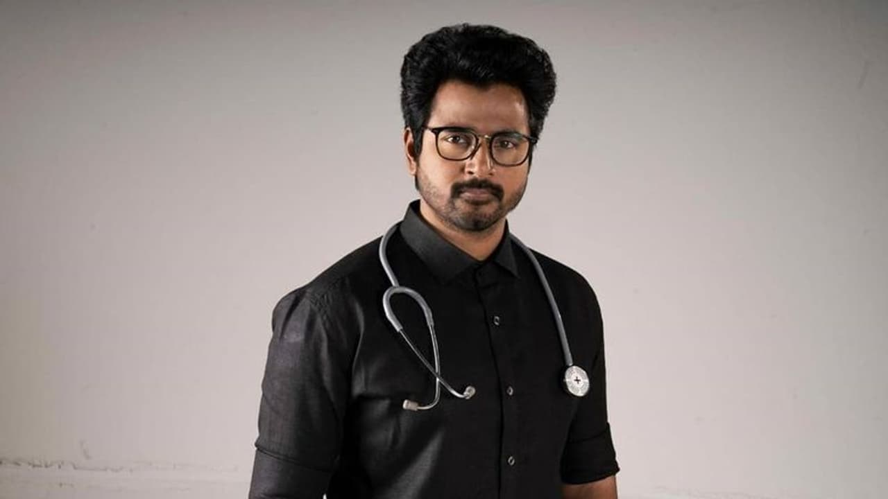 ஏழை மாணவியின் டாக்டர் கனவை நிஜமாக்கிய நடிகர் சிவகார்த்திகேயன்..! ஏழை மாணவியின் டாக்டர் கனவை நிஜமாக்கிய நடிகர் சிவகார்த்திகேயன்..!