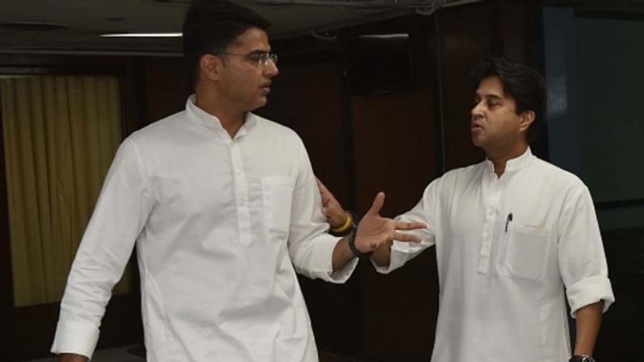 'আপারেশন কমল' এর করিশ্মা না 'নেতৃত্ব সংকট', কেন দল ছাড়ছেন কংগ্রেস বিধায়করা