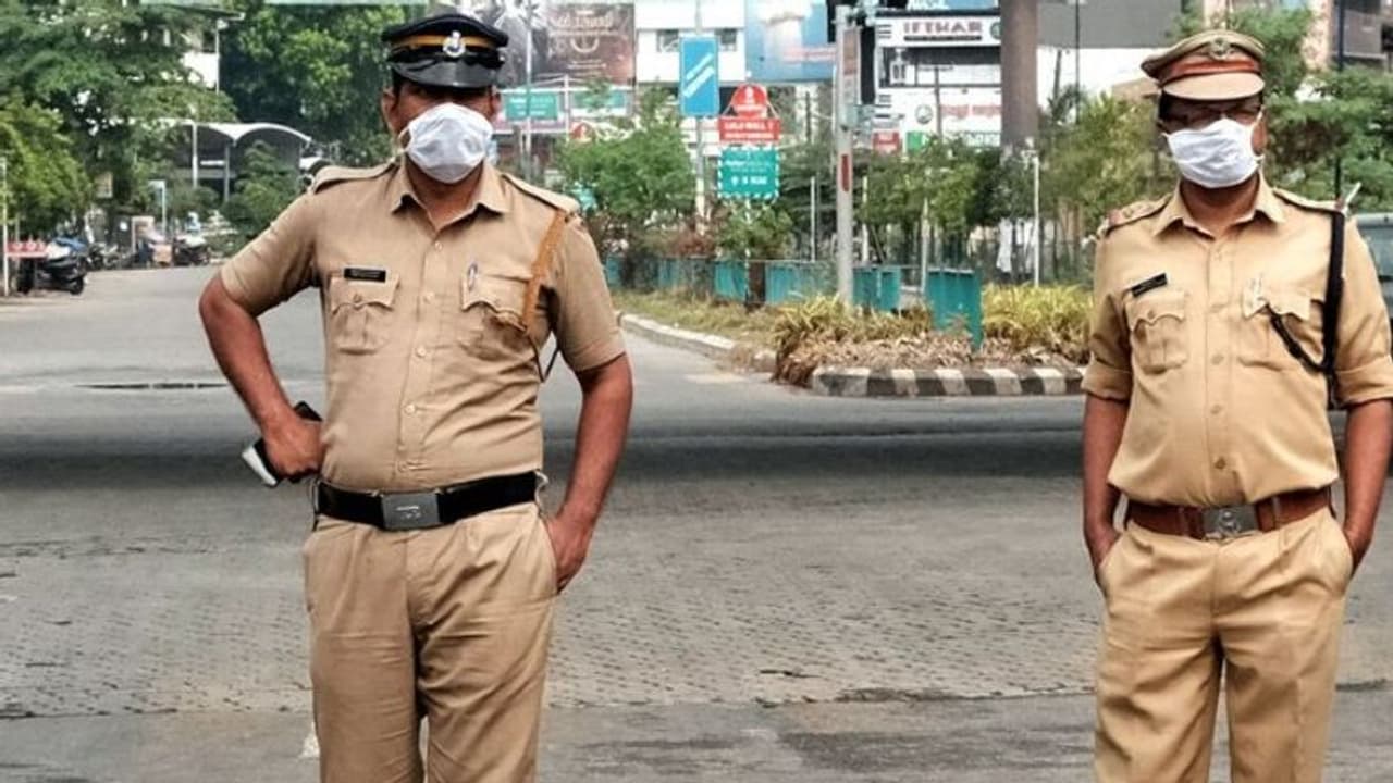 തലസ്ഥാനത്ത് പൊലീസുകാർക്ക് കൊവിഡ് പരിശോധന; പ്രാഥമിക സമ്പർക്ക പട്ടികയില്‍ ഇല്ലാത്തവരോട് ഹാജരാകാൻ നിർദ്ദേശം