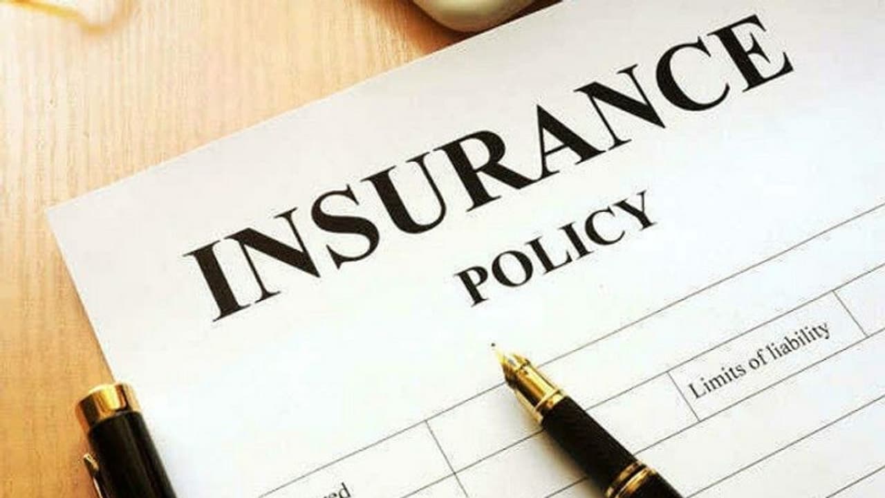 टर्म इंश्योरेंस प्लान लेने वाले कस्टमर के लिए अच्छा मौका, इस कंपनी ने की प्रीमियम रेट में 15% की कटौती टर्म इंश्योरेंस प्लान लेने वाले कस्टमर के लिए अच्छा मौका, इस कंपनी ने की प्रीमियम रेट में 15% की कटौती