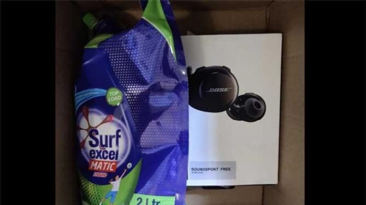 ഓര്ഡര് ചെയ്തത് 300 രൂപയുടെ സ്കിൻ ലോഷൻ; കിട്ടിയത് 19000 രൂപയുടെ ഹെഡ്ഫോണ് ! ഓര്ഡര് ചെയ്തത് 300 രൂപയുടെ സ്കിൻ ലോഷൻ; കിട്ടിയത് 19000 രൂപയുടെ ഹെഡ്ഫോണ് !