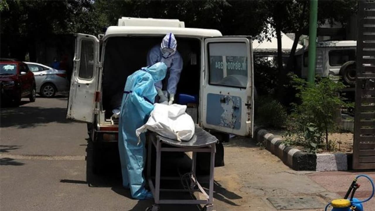 உலகிலேயே கொரோனா மரணங்கள் இந்தியாவில் குறைவு... லட்சம் பேரில் ஒருவர் மட்டுமே பலி...! உலகிலேயே கொரோனா மரணங்கள் இந்தியாவில் குறைவு... லட்சம் பேரில் ஒருவர் மட்டுமே பலி...!