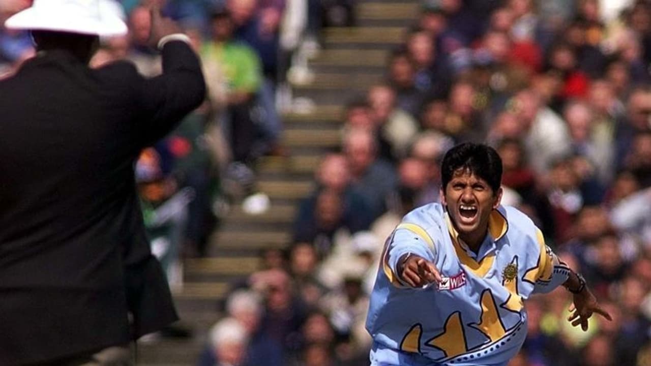 ...तो क्या भगवा रंग ने की पाकिस्तान की मदद? वेंकटेश प्रसाद के वायरल ट्वीट पर आ रहे गजब के रिएक्शन