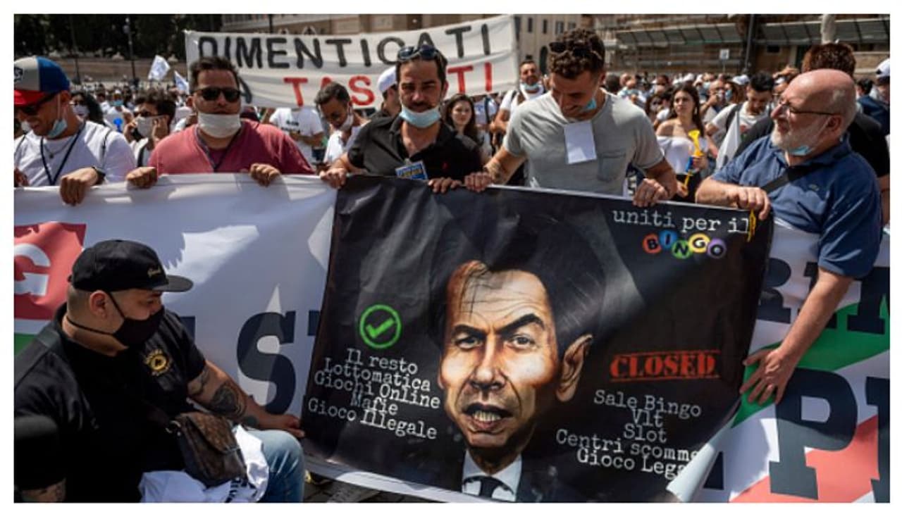 করোনা পরিস্থিতি মোকাবিলায় অবহেলা করেছে সরকার, দীর্ঘ জেরার সম্মুখীন স্বয়ং দেশের প্রধানমন্ত্রী করোনা পরিস্থিতি মোকাবিলায় অবহেলা করেছে সরকার, দীর্ঘ জেরার সম্মুখীন স্বয়ং দেশের প্রধানমন্ত্রী