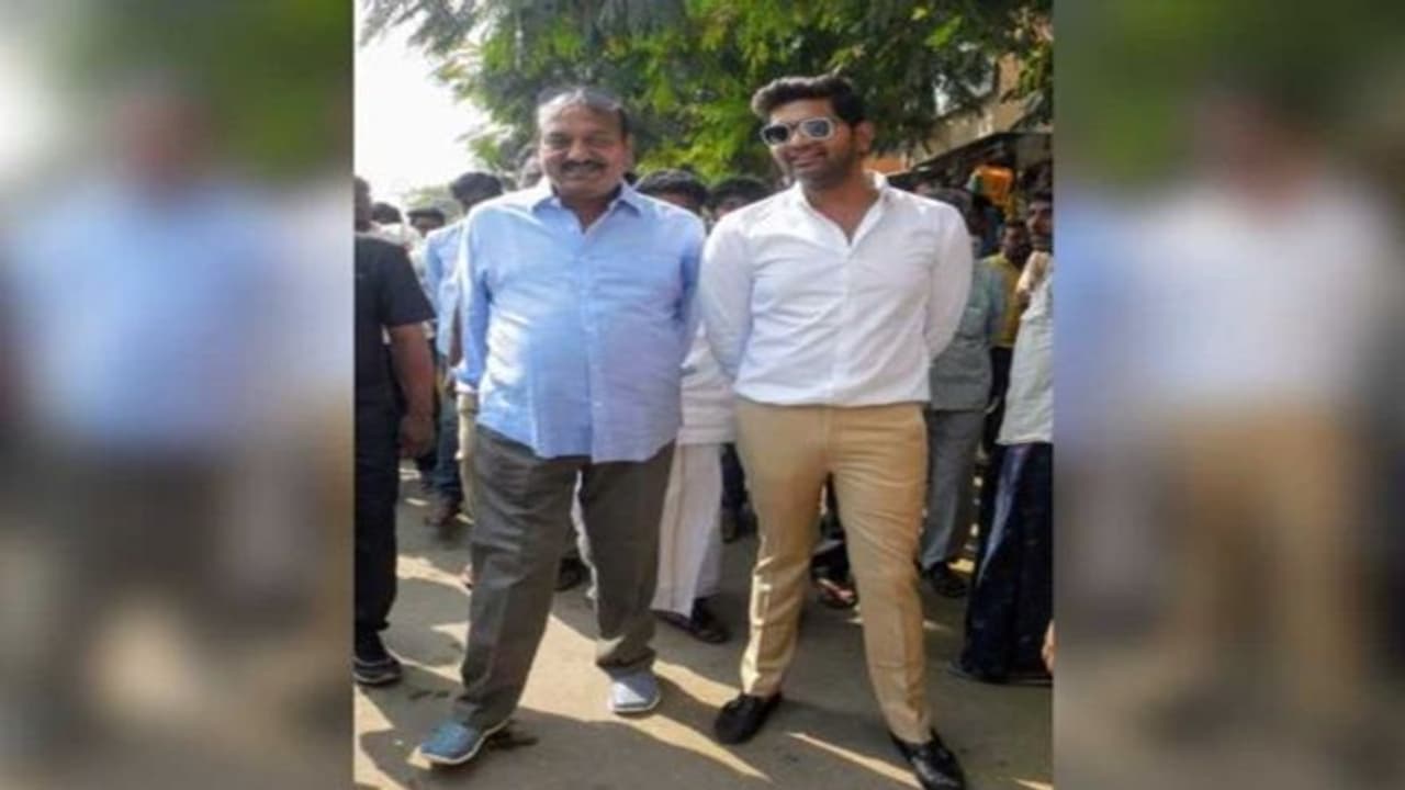 జేసీ ప్రభాకర్ రెడ్డికి 14 రోజుల రిమాండ్, కొడుకుతో సహా అనంత జైలుకు తరలింపు జేసీ ప్రభాకర్ రెడ్డికి 14 రోజుల రిమాండ్, కొడుకుతో సహా అనంత జైలుకు తరలింపు