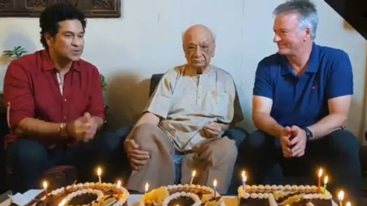 ಅತಿ ಹಿರಿಯ ಪ್ರಥಮ ದರ್ಜೆ ಕ್ರಿಕೆಟಿಗ ವಸಂತ್ ರಾಯ್ಜಿ(100) ಇನ್ನಿಲ್ಲ ಅತಿ ಹಿರಿಯ ಪ್ರಥಮ ದರ್ಜೆ ಕ್ರಿಕೆಟಿಗ ವಸಂತ್ ರಾಯ್ಜಿ(100) ಇನ್ನಿಲ್ಲ