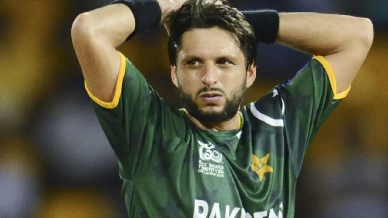 'ব্যাট বল কিছুই পারে না', নিজের দেশেই চরম অপমানের শিকার শাহিদ আফ্রিদি