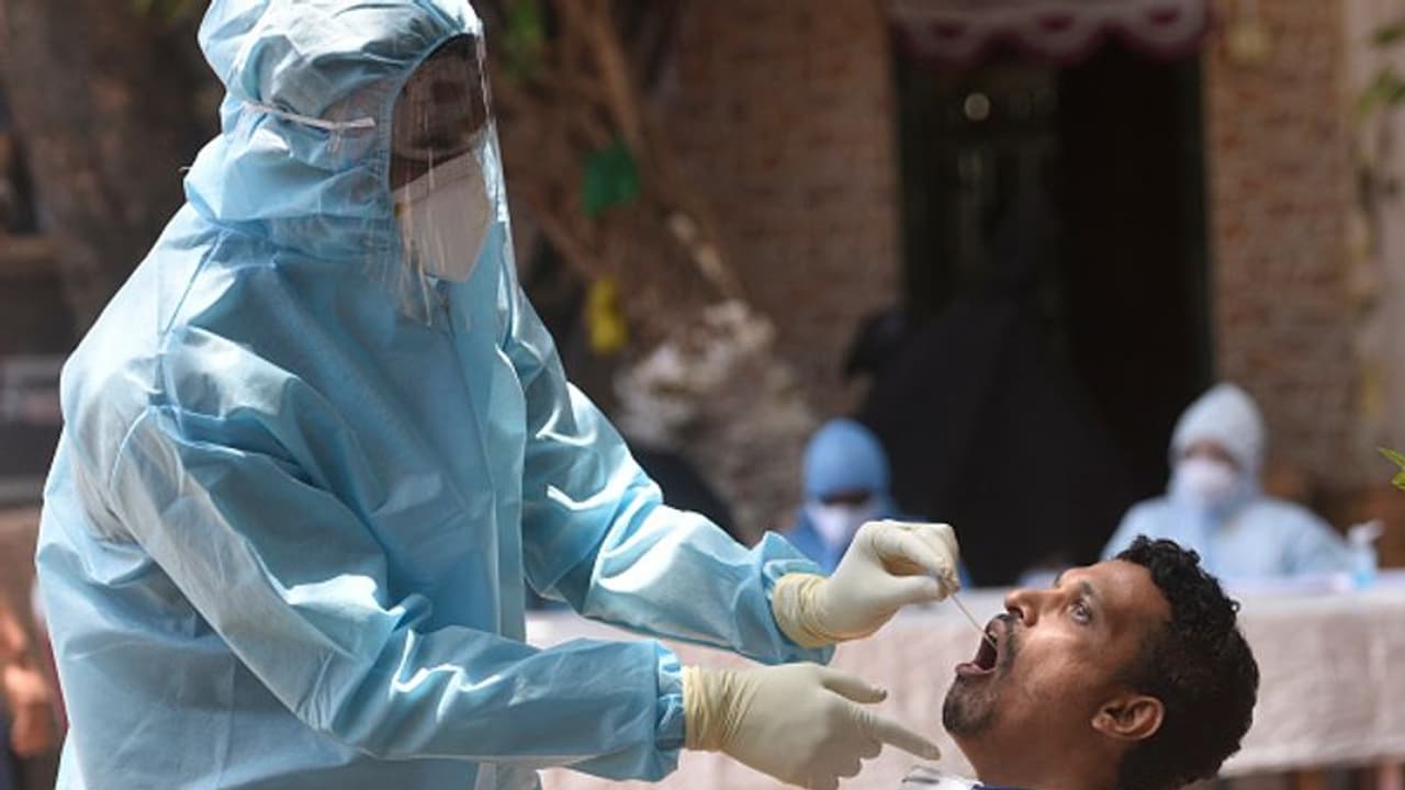 ಉಡುಪಿಯಲ್ಲಿ ‘ಮಹಾ’ ಕೊರೋನಾ ಕೇಕೆ: 80ನೇ ದಿನಕ್ಕೆ ಕೊರೋನಾ 1006 ನಾಟೌಟ್! ಉಡುಪಿಯಲ್ಲಿ ‘ಮಹಾ’ ಕೊರೋನಾ ಕೇಕೆ: 80ನೇ ದಿನಕ್ಕೆ ಕೊರೋನಾ 1006 ನಾಟೌಟ್!