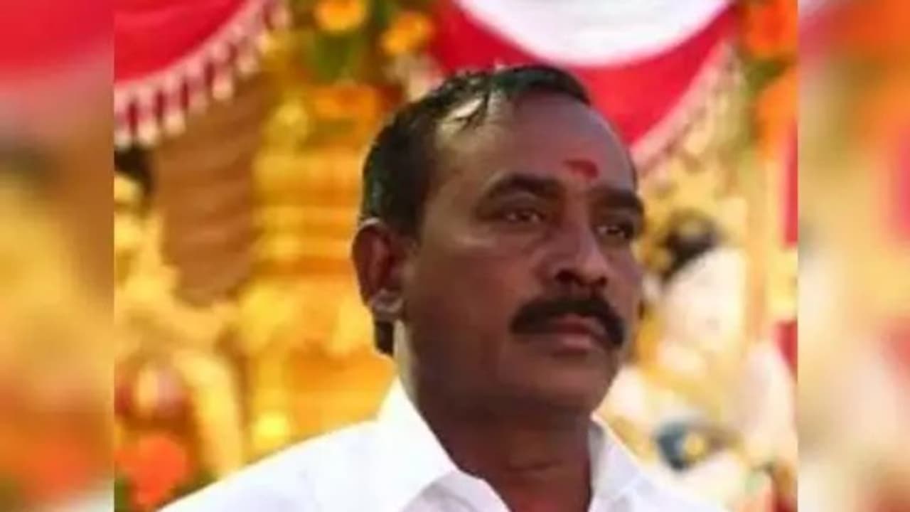 തമിഴ്നാട്ടിൽ ഒരു എംഎൽഎയ്ക്ക് കൂടി കൊവിഡ് സ്ഥിരീകരിച്ചു, ആശുപത്രിയിൽ പ്രവേശിപ്പിച്ചു തമിഴ്നാട്ടിൽ ഒരു എംഎൽഎയ്ക്ക് കൂടി കൊവിഡ് സ്ഥിരീകരിച്ചു, ആശുപത്രിയിൽ പ്രവേശിപ്പിച്ചു