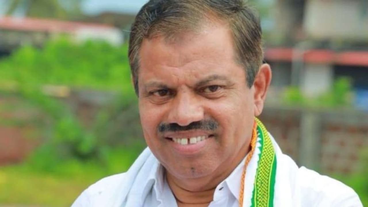 തൃക്കരിപ്പൂരിൽ കോടികൾ വിലമതിക്കുന്ന വഖഫ് ഭൂമി എംഎൽഎ അധ്യക്ഷനായ ട്രസ്റ്റിന് വിറ്റതായി പരാതി