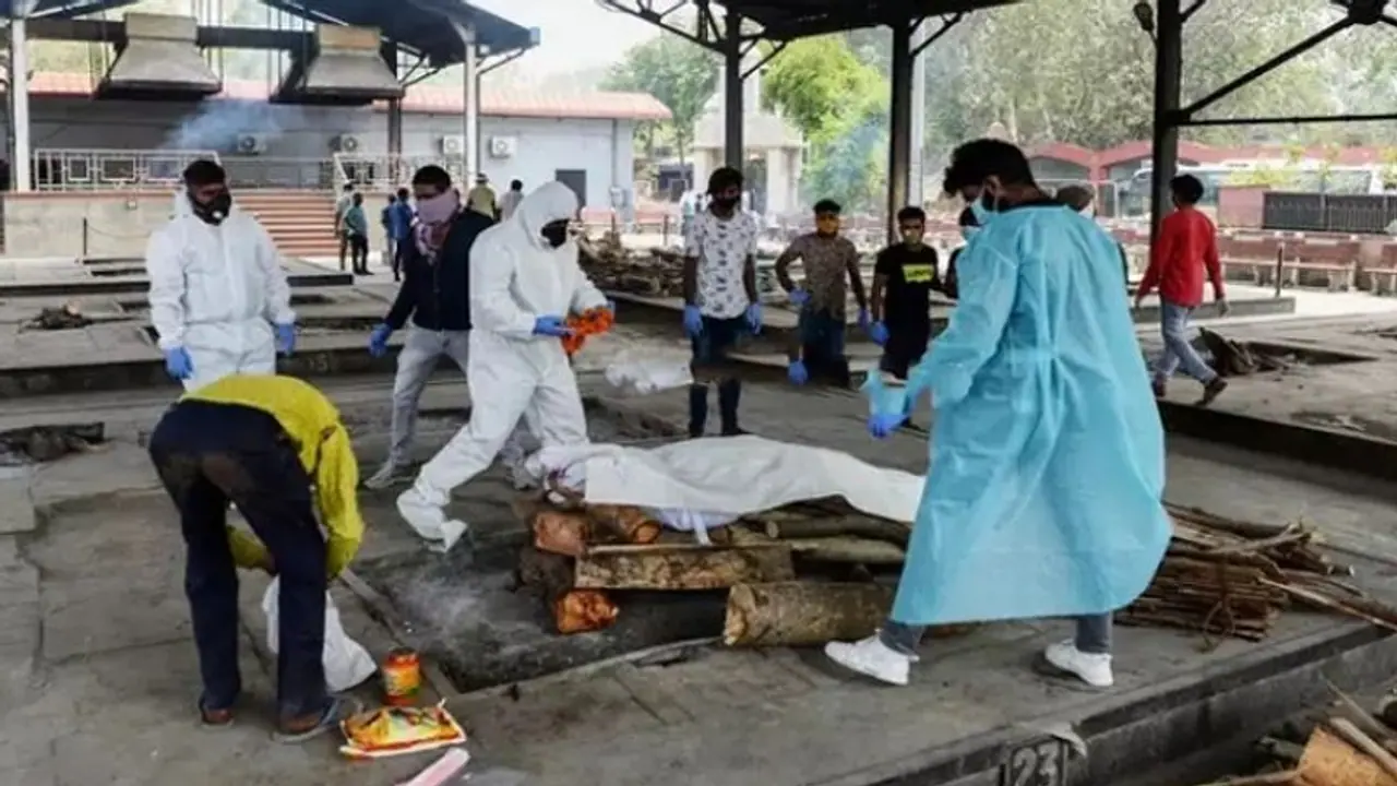 সারা জীবনের পাপ পূণ্যের হিসেব মেলান তিনি, মৃত্যুর পর নাকি প্রথম দেখা দেন এই দেবতাই