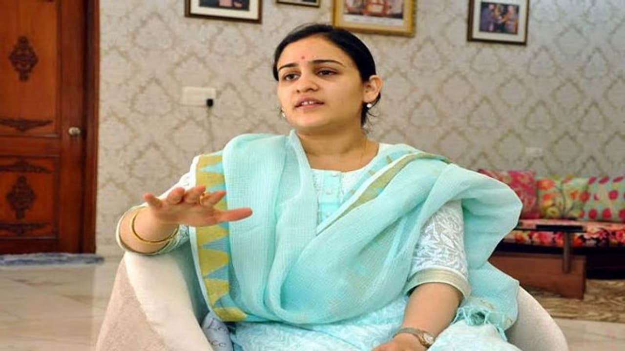 तो टूटेगा समाजवादी कुनबा, मुलायम सिंह यादव की छोटी बहू Aparna Yadav शामिल होंगी BJP में? तो टूटेगा समाजवादी कुनबा, मुलायम सिंह यादव की छोटी बहू Aparna Yadav शामिल होंगी BJP में?