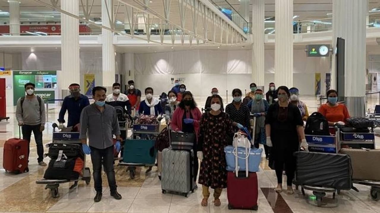 ഇന്ത്യയില് നിന്ന് 57 പേരടങ്ങിയ മെഡിക്കല് സംഘം യുഎഇയിലെത്തി ഇന്ത്യയില് നിന്ന് 57 പേരടങ്ങിയ മെഡിക്കല് സംഘം യുഎഇയിലെത്തി