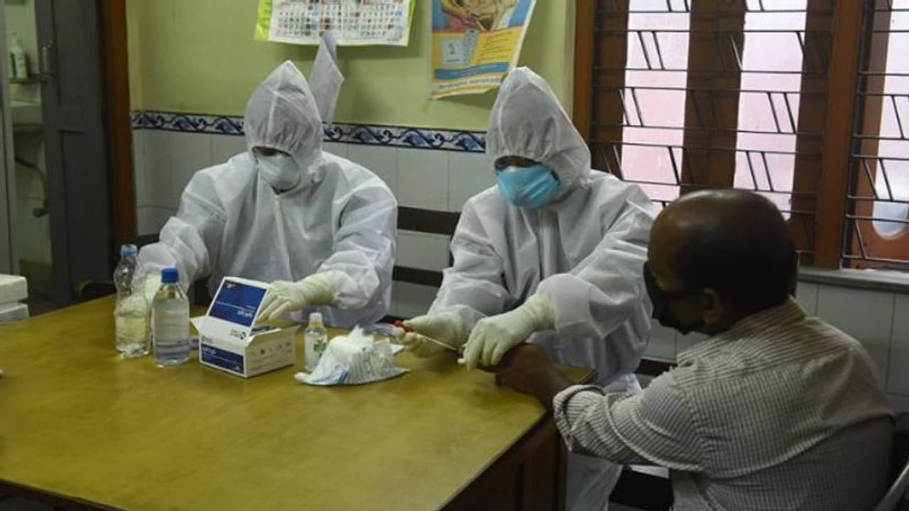 കർണാടകത്തില്‍ കൊവിഡ് വ്യാപനം കുത്തനെ കൂടുന്നു; ഇന്നലെ മാത്രം 1502 കേസുകൾ, മരണം 272 ആയി