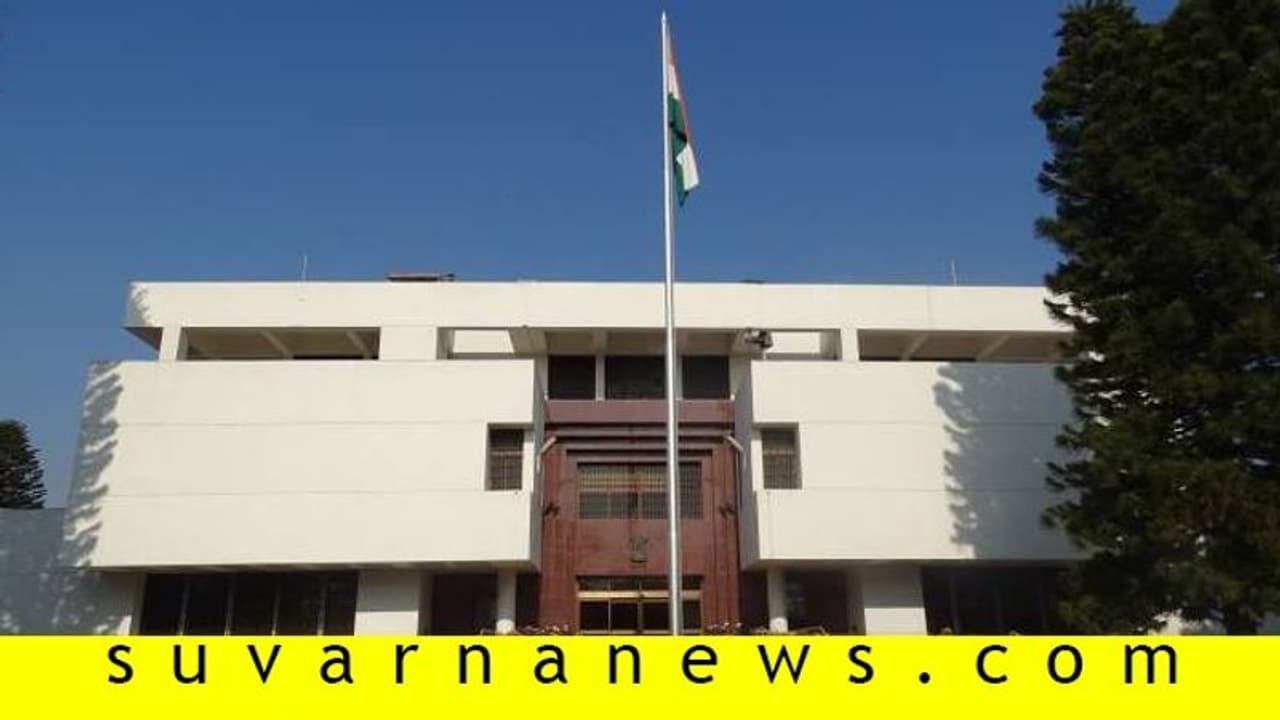 ಇಬ್ಬರು ಭಾರತೀಯ ಹೈಕಮಿಷನ್ ಅಧಿಕಾರಿಗಳು ಪಾಕಿಸ್ತಾನದಲ್ಲಿ ನಿಗೂಢ ನಾಪತ್ತೆ! ಇಬ್ಬರು ಭಾರತೀಯ ಹೈಕಮಿಷನ್ ಅಧಿಕಾರಿಗಳು ಪಾಕಿಸ್ತಾನದಲ್ಲಿ ನಿಗೂಢ ನಾಪತ್ತೆ!