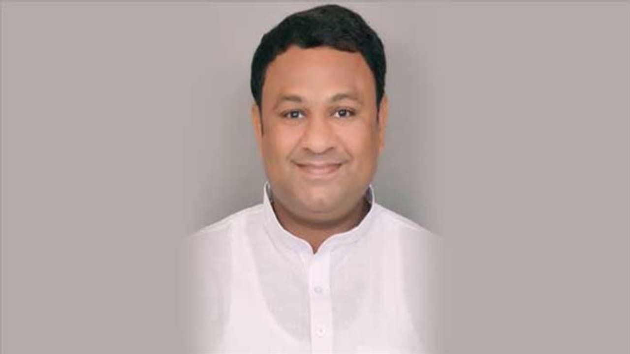 నిజామాబాద్జిల్లాలో మరో ఎమ్మెల్యేకి కరోనా: గణేష్ గుప్తాకి కోవిడ్ నిజామాబాద్జిల్లాలో మరో ఎమ్మెల్యేకి కరోనా: గణేష్ గుప్తాకి కోవిడ్