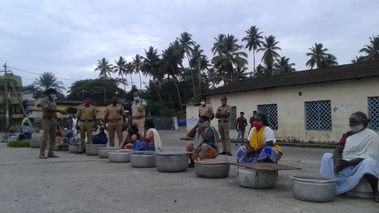 സാമൂഹിക അകലം ഉറപ്പാക്കാന്‍ വിഴിഞ്ഞം ഹാര്‍ബറില്‍ പുതിയ ക്രമീകരണം; ലംഘിച്ചാല്‍ കര്‍ശന നടപടിയെന്ന് പൊലീസ്