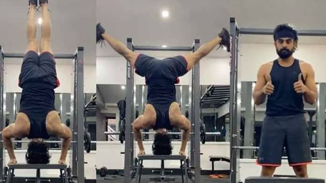 ഇങ്ങനെ തലകുത്തി നില്ക്കാന് പറ്റുമോ? വീഡിയോ പങ്കുവച്ച് ടോവിനോ ഇങ്ങനെ തലകുത്തി നില്ക്കാന് പറ്റുമോ? വീഡിയോ പങ്കുവച്ച് ടോവിനോ