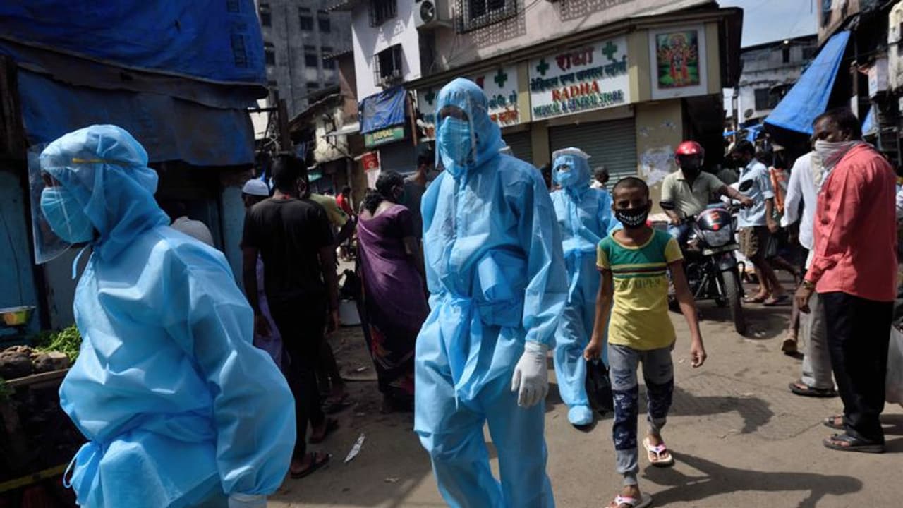 আকাশপথে বিপদের হাতছানি, চেন্নাই থেকে বিমানে রাজ্যে ফিরলেন দু'জন 'করোনা রোগী'