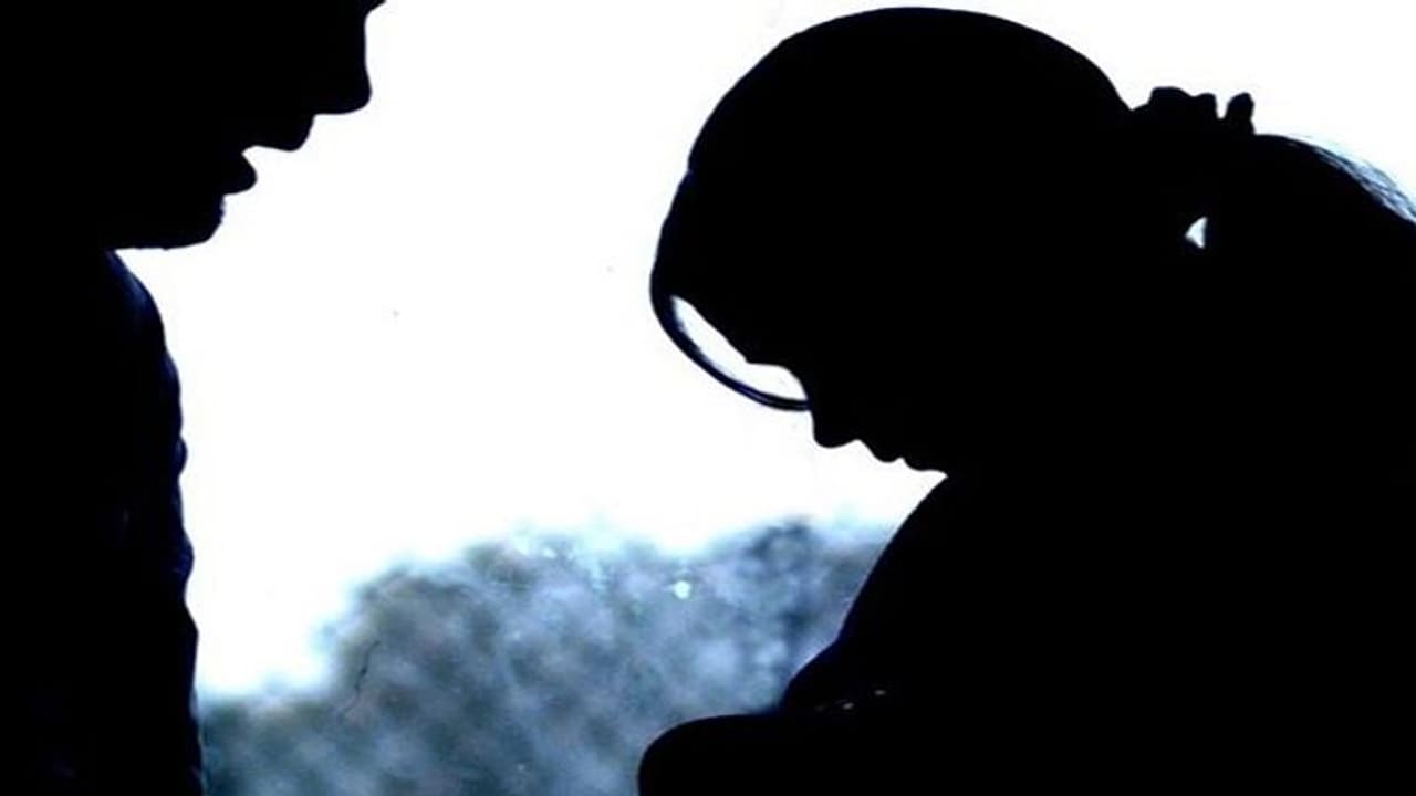 নির্ভয়াকাণ্ডের ছায়া এবার নয়ডায়, চলন্ত বাসে গণধর্ণের শিকার হলেন যুবতী নির্ভয়াকাণ্ডের ছায়া এবার নয়ডায়, চলন্ত বাসে গণধর্ণের শিকার হলেন যুবতী